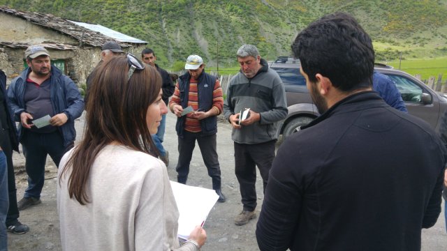 mulakhi-beka-from-the-back